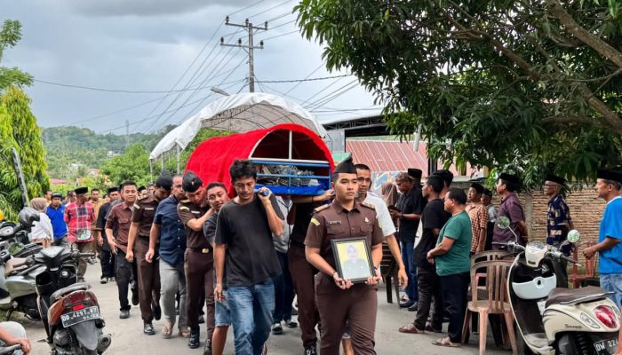 Jaksa Kejari Sinjai Isnawati Yamin Wafat, Dimakamkan di Kampung Halaman