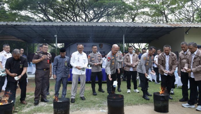 Polda Banten Musnahkan 8.527 Lembar Uang Palsu, Tegaskan Komitmen Jaga Stabilitas Ekonomi