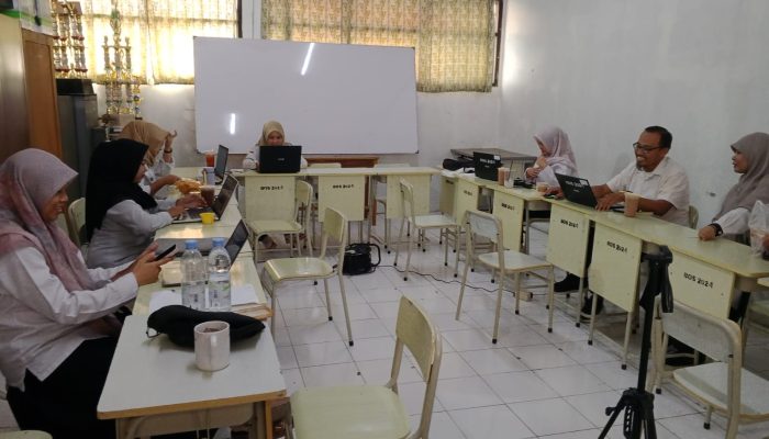 1.400 Pendaftar SPMB SMKN 2 Cilegon, Tim Verifikator Selesaikan 500 Data dan Imbau Siswa Teliti Input