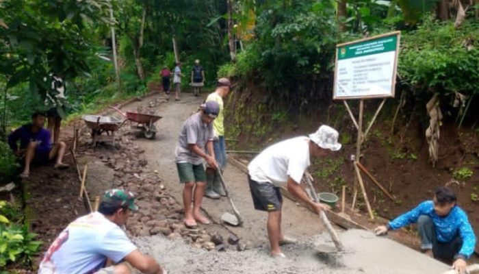 Pembangunan Desa Toyomarto Singosari Terus Dikebut, Warga Sambut Positif