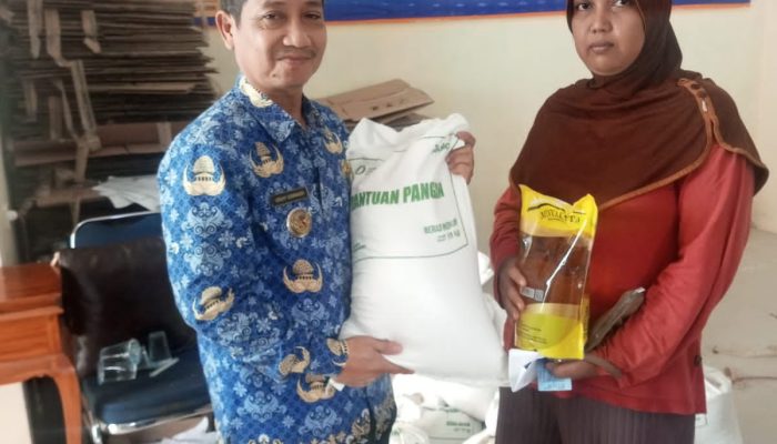 Penyaluran Bansos Gelombang III di Kelurahan Deringo Berjalan Tertib, 1.032 KPM Terima Bantuan Pangan