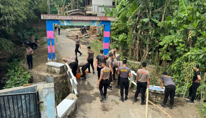 Ditsamapta Polda Banten Perbaiki Jembatan Merah Putih, Wujud Nyata Kepedulian Polri terhadap Masyarakat