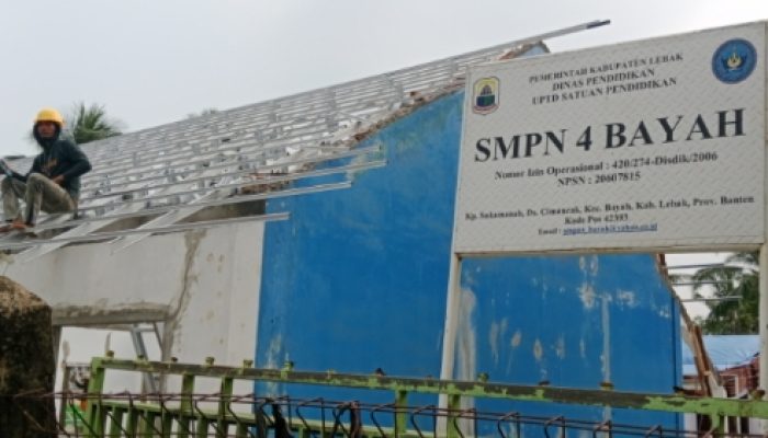 Revitalisasi SMPN 4 Bayah Disorot, Dugaan Penggunaan Baja Ringan Tanpa Identitas SNI dan TKDN Memicu Pertanyaan atas Kepatuhan Spesifikasi Teknis