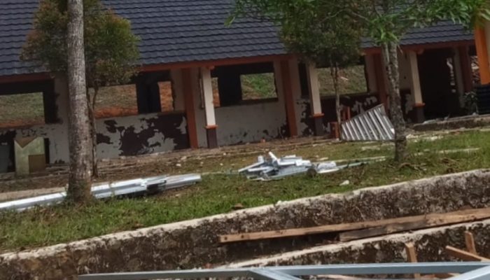 Pengawasan Dipertanyakan, Baja Ringan Proyek Revitalisasi SMPN 5 Cirinten Diduga Tak Penuhi SNI dan TKDN