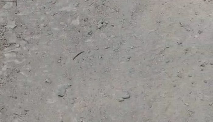Jalan Beton di Kampung Tanjakan Kencud Kebon Cau, Baru dibangn Sudah Rusak: Warga Minta Pemkab Lebak Turun Tangan